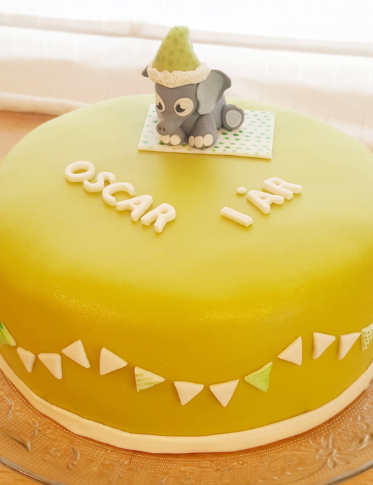 Oscar's green cake with elephant - Oskars gröna tårta med elefant