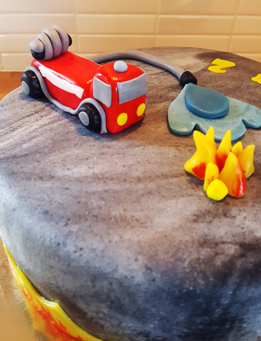 Firetruck cake - brandbilstårta