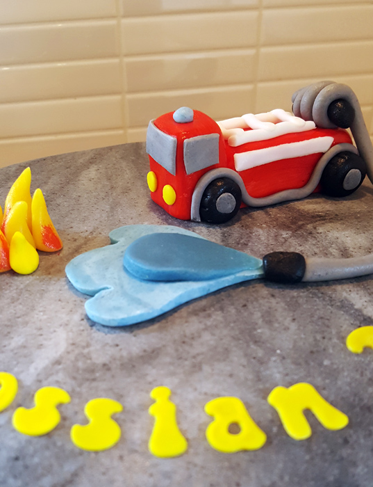 Firetruck cake - brandbilstårta