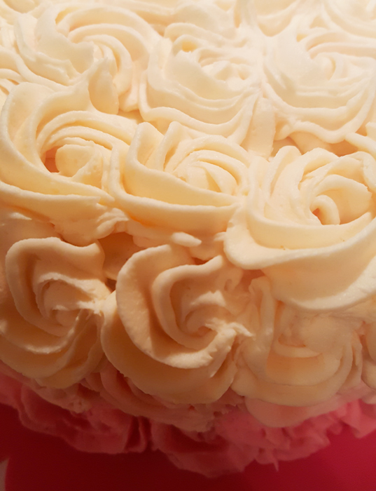 Rose cake - rostårta med smörkräm