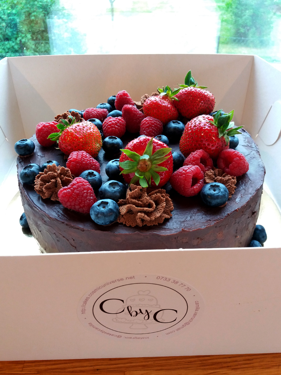Chocolate and berries cake - chokladtårta med bär