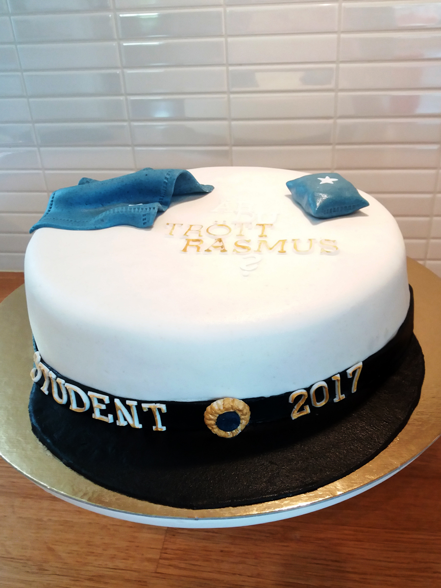 Graduation cake - studenttårta