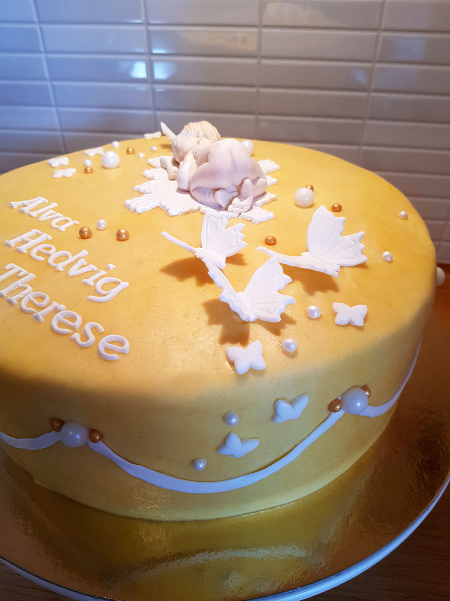 christening namngivning doptårta cake tårta yellow gul